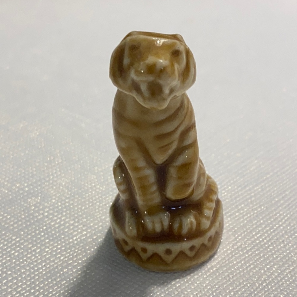 Vtg Wade Sitting Tiger RedRose Porcelain Figurine
